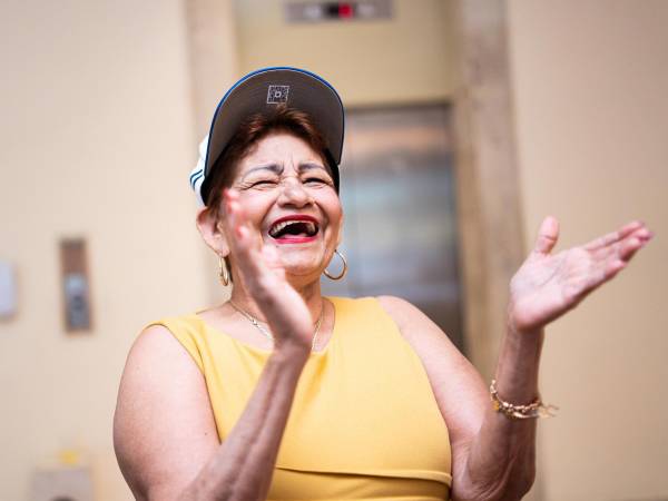 Tía María se ha consolidado como una de las creadoras de contenido más queridas de El Salvador.