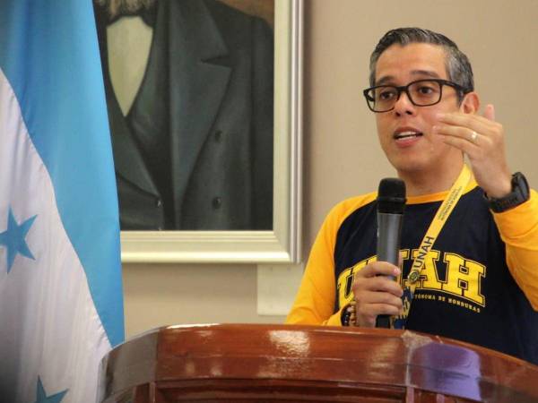 En imagen de archivo, Odir Fernández, rector de la Unah.