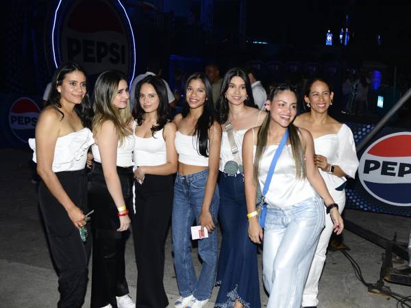 Miles de sampedranos se congregaron en el recinto de Expocentro para disfrutar de una velada musical y gastronómica inolvidable: el Festival Noche del Sabor, cuya edición de 2024 tuvo como invitados a los artistas internacionales Nicky Jam y Tito el Bambino.