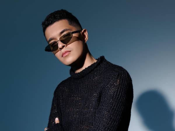 Ulloa visitó los estudios de Diario LA PRENSA para exponer sobre sus nominaciones en Premio Lo Nuestro y próximos proyectos.