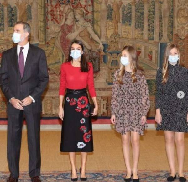 Así luce actualmente la Reina Letizia, en una temporada de mascarillas y pandemia.