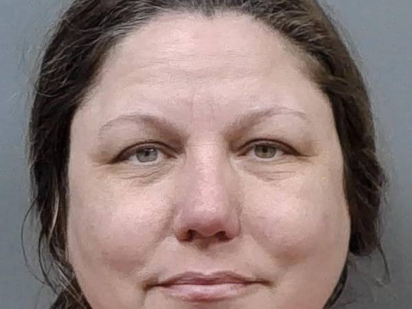 Fotografía de Susan Avalon, de 51 años, quien fue arrestada en su vivienda en el condado de Citrus acusada de matar a sus dos exmaridos el mismo día.