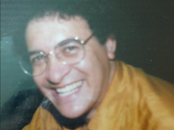 Desde pequeño tuvo que trabajar, primero para costear sus gastos, luego para sostener a sus hermanos. Esta fotografía muestra a Nelson Ávila de joven.