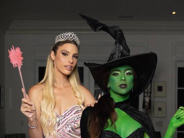 La influencer venezolana Lele Pons y la cantante colombiana Greeicy encendieron las redes sociales con disfraz inspirado en el prestigioso musical: “Wicked”, que en noviembre estrena su primera película.