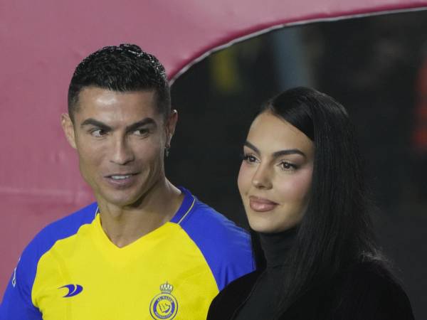 Cristiano Ronaldo y Georgina Rodríguez en un evento de Al Nassr, el equipo saudita con el que juega, en Riad en el 2023.
