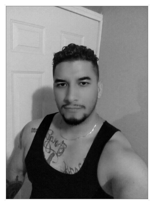 Ángel andaba estrenando moto cuando chocó contra taxi y murió en el barrio Cabañas