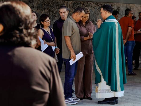 Martha Hernández, viuda, dijo que ella y Narciso Barranco se sintieron atraídos el uno por el otro porque “disfrutábamos nuestra compañía”. (Peyton Fulford para The New York Times)