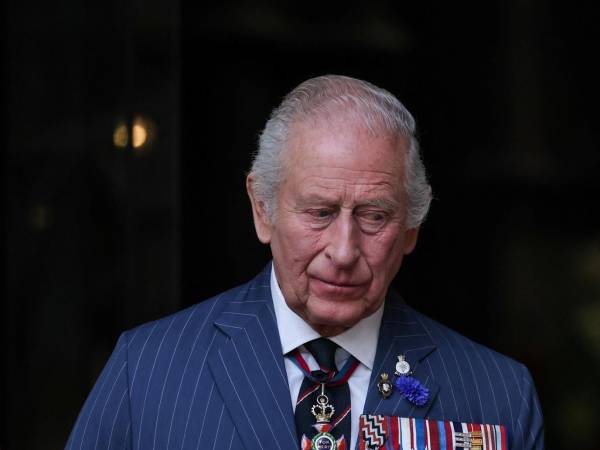 El Rey Carlos III, de 76 años, intenta manejar a una prole desordenada.