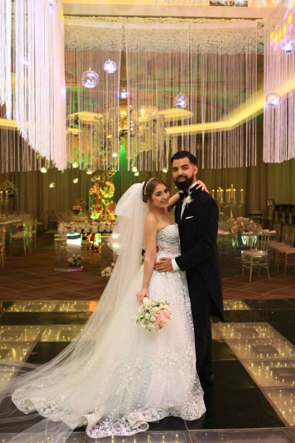 Festejo por la boda de los esposos Kirt Merren y Saadia Canahuati