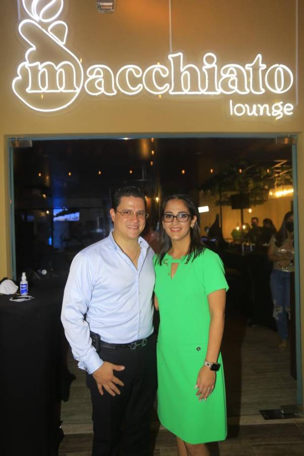 Coctel fraternal por apertura de Macchiato Coffee Lounge