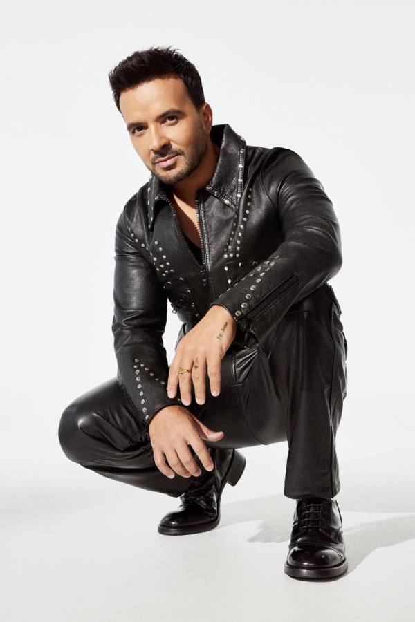 Entre las historias que destaca Fonsi en ‘El Viaje’ está ‘Andalucía’, es el tema que le dedica a su esposa, la modelo española y oriunda de la región, Águeda López.