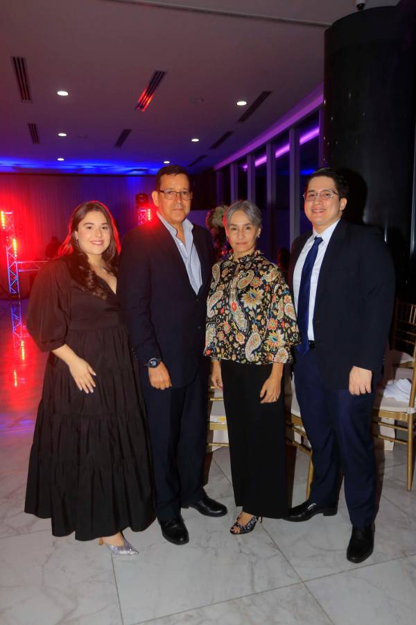 Presentan en sociedad a Graciamaría