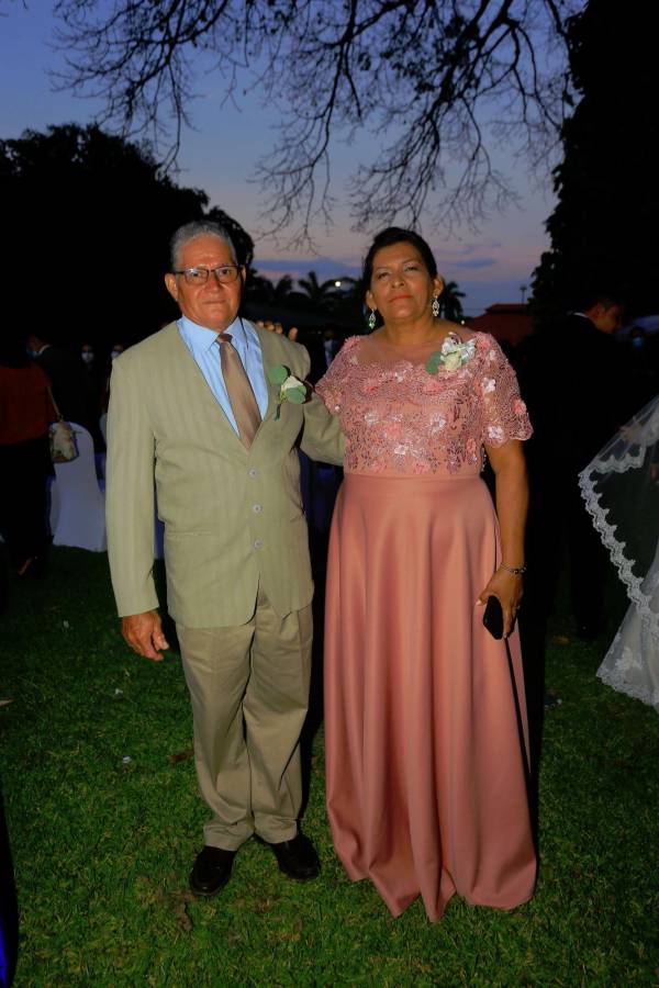 Jesse Corrales y Gisselle Prieto se unen en matrimonio