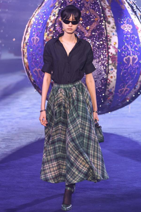 Colección Fall/Winter 2023/24 Womenswear by Italian designer Maria Grazia Chiuri for Dior.