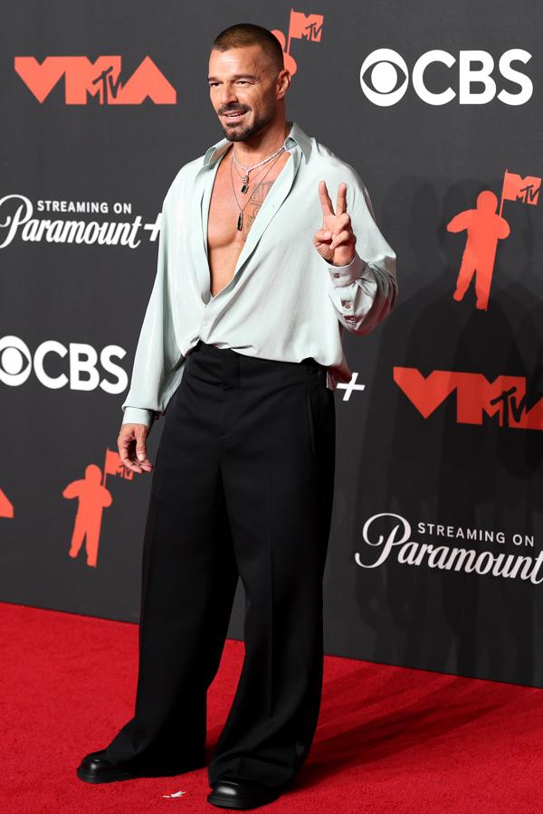 Los mejores looks de los MTV VMAs 2025: moda, glamur y audacia