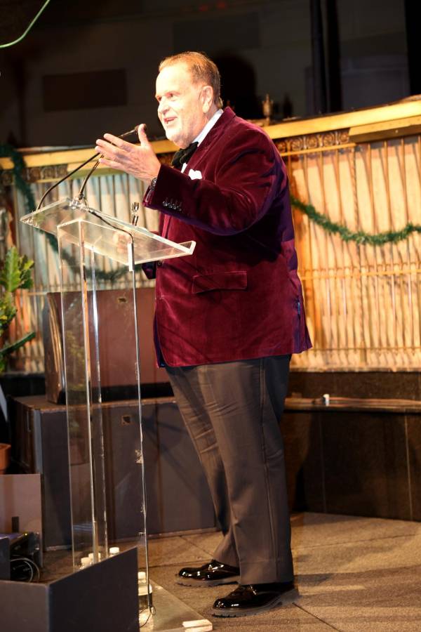 “Es un honor ser reconocido por una organización que está haciendo tanto para elevar la voz hispana, tan importante”, dijo Raúl de Molina.