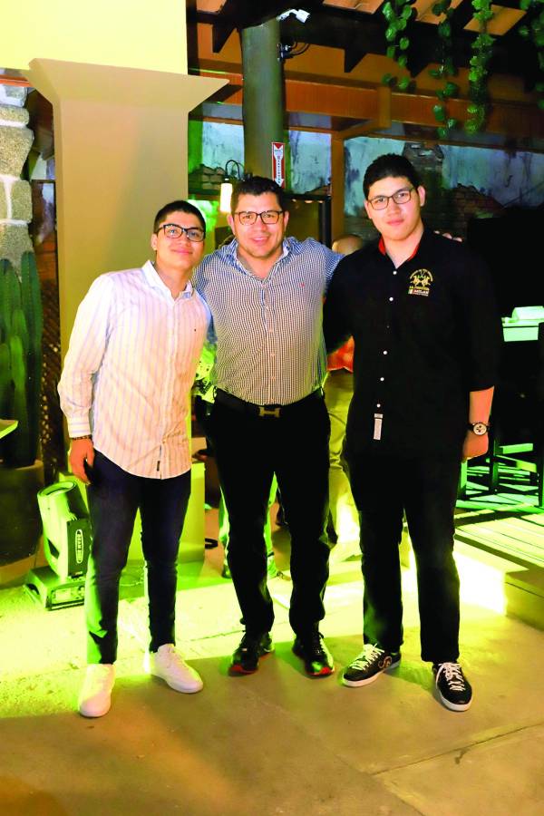 Hacienda Yuro abre sus instalaciones con magno festejo