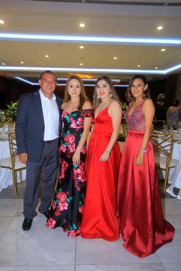 Algarabía por la inolvidable unión nupcial Pineda-López