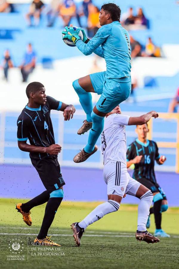 Cuestionado. Juergen García regaló la anotación en el clásico centroamericano.