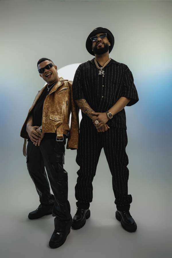 Jowell y Randy, conocidos como 'Los Más Sueltos' del reguetón, celebrarán sus 24 años de carrera como dúo con un concierto en Puerto Rico el 12 de diciembre próximo con tecnología tridimensional, se anunció este lunes.