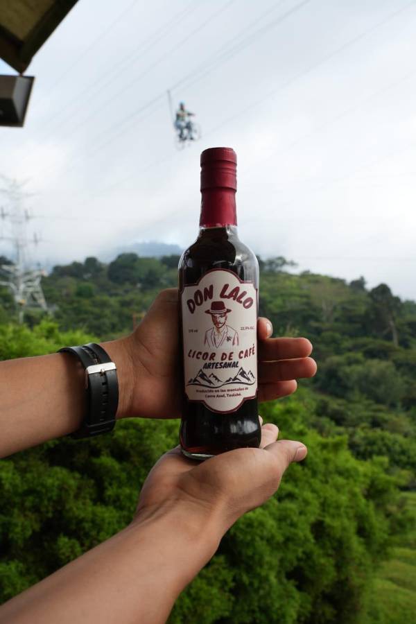 “Una bomba de café”: Así es el vino de Eduardo Cálix