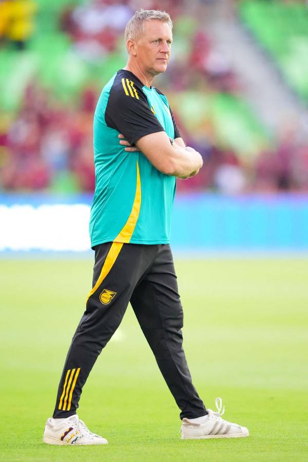 Heimir Hallgrímsson ya no es más el entrenador de Jamaica.