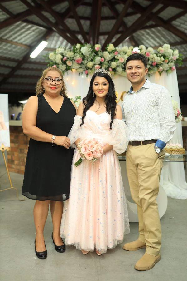 15 años de la querida Ana Marilyn Bustillo