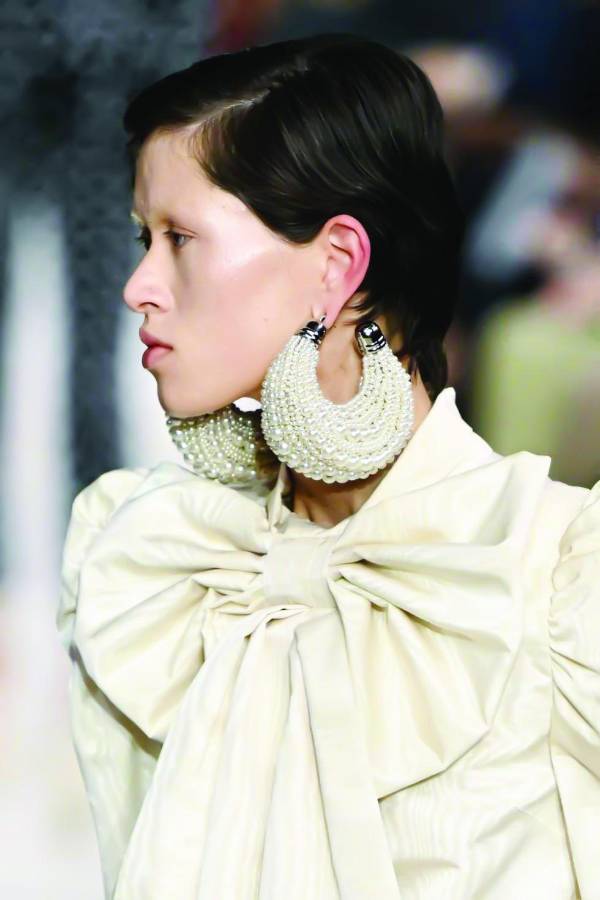 Tendencia: Vuelven los accesorios excéntricos y extragrandes