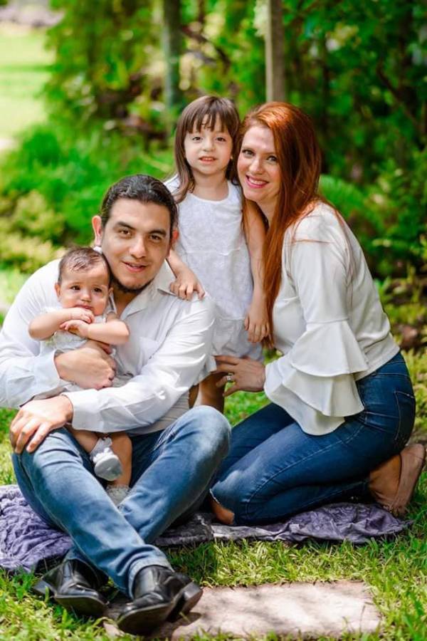 Los músicos Luis Rivera y Karen Alcántara son padres de dos niñas.