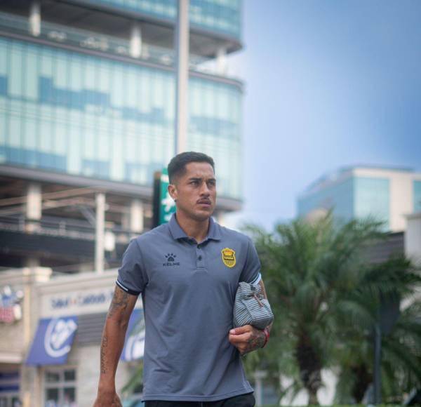 Jim Morrison: El volante uruguayo tiene seis meses más de contrato con Real España, pero será la dirigencia que decida el futuro del jugador.