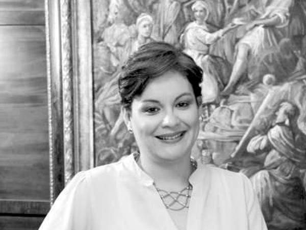Elisa M. Pineda.