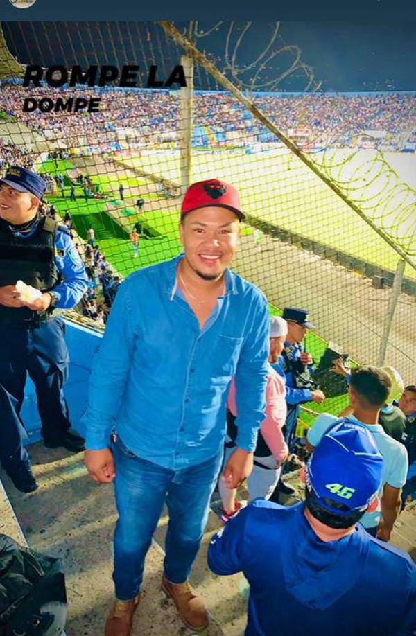 Según las primeras informaciones, ambos amigos se trasladaban en motocicleta de regreso a su casa después de jugar fútbol, cuando fueron atacados a balazos por desconocidos, quienes luego se dieron a la fuga.