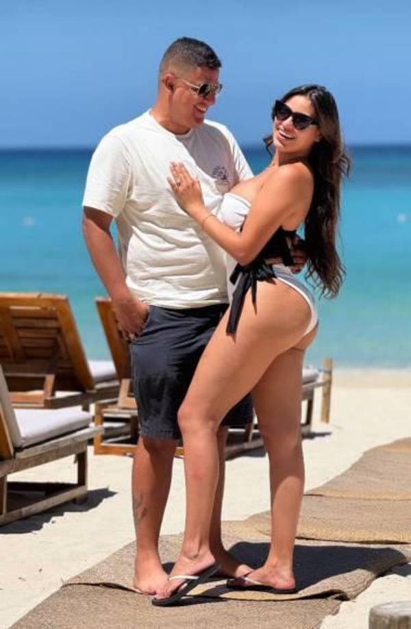 También dijo que la razón por la que pospusieron la boda es el poco lapso para la organización.“Como estoy trabajando con bastantes cosas, yo no voy a volver como hasta la segunda semana de diciembre, época difícil para Alejandra porque pasa ocupada, y será complicado organizar todo para esas fechas (de Navidad)”, aseveró.