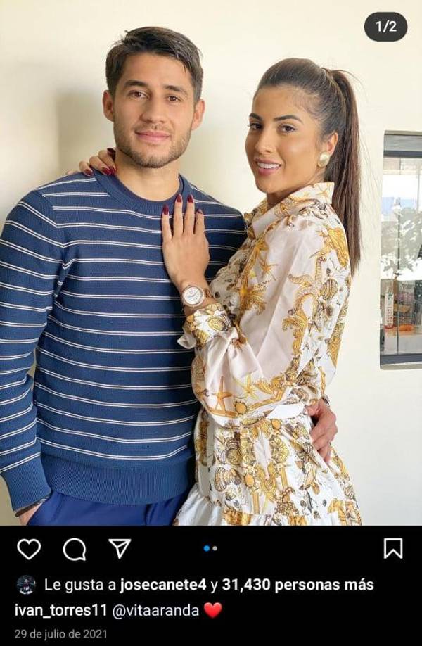 El futbolista siempre compartía fotografías junto a su amada esposa, quien lamentablemente falleció en un tiroteo durante un concierto.