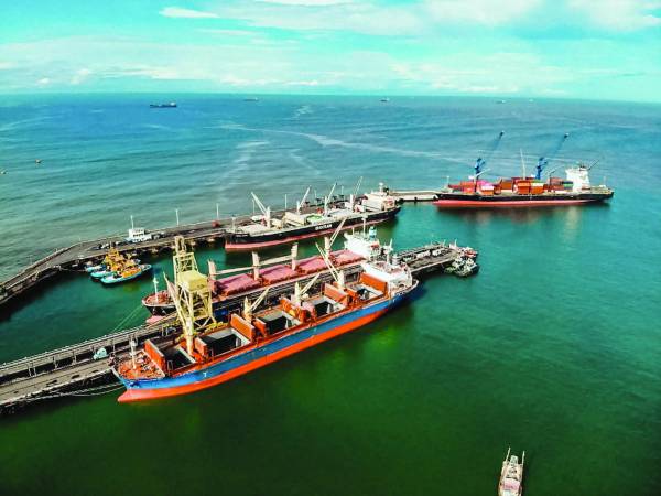 <b>Para iniciar el proceso de modernización de los puertos de Acajutla y La Unión, Unión Portuaria del Pacífico invertirá unos $50 millones.</b>