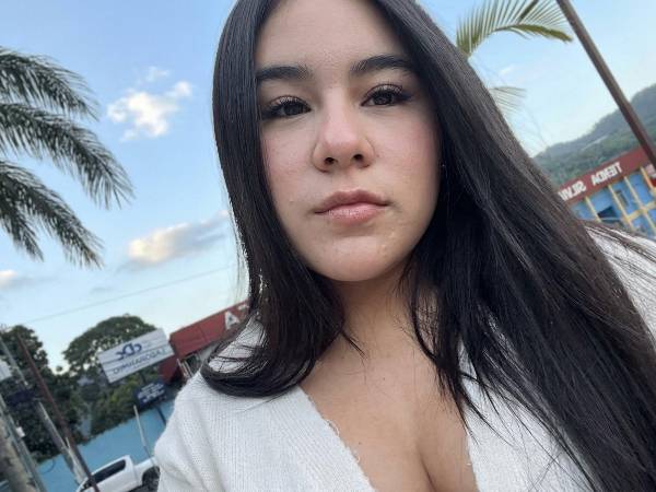 Lizdemy Fabiola Barahona Quintanilla, de 18 años, murió en un accidente de motocicleta registrado en Las Vegas, Santa Bárbara, donde otra joven que la acompañaba resultó gravemente herida.