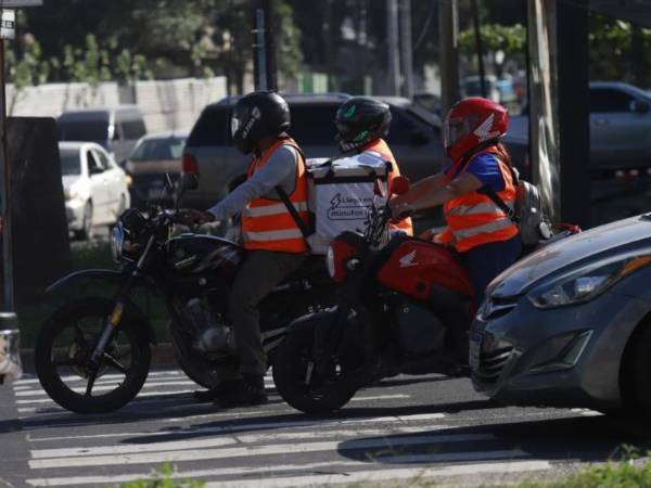 Las autoridades atribuyen la mayoría de los accidentes de motocicleta al exceso de velocidad, la imprudencia y el irrespeto a las normas de tránsito.