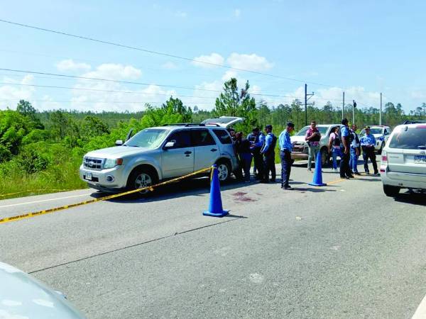 Tres de las víctimas de las masacres fueron empleados de la Universidad Nacional de Agricultura de Olancho, quienes fueron emboscados el 17 de julio, cuando se conducían en una camioneta. Aún no hay capturados por ese caso.