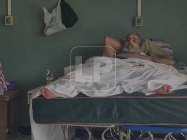 Profundo dolor y desconsuelo vive la familia de Nasser Hilsaca tras confirmarse su fallecimiento a las 8:00 de la mañana en el Hospital General Atlántida de La Ceiba. Diario La Prensa