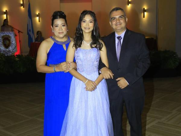 Saraí Álvarez, Andrea Estrada y Franklin Estrada