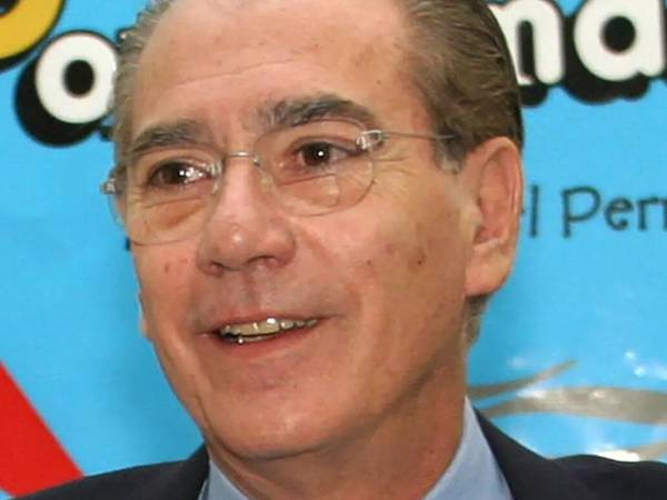 Fotografía de archivo del 7 de abril de 2005 que muestra al actor mexicano Otto Sirgo durante una rueda de prensa en Ciudad de México.