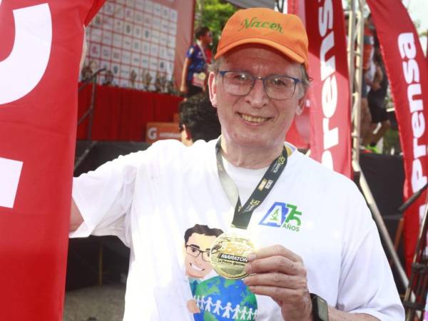 La 50.ª edición de la Media Maratón La Prensa - Gatorade dejó momentos memorables y permitió apreciar la participación de reconocidas figuras que se sumaron a esta histórica jornada deportiva.