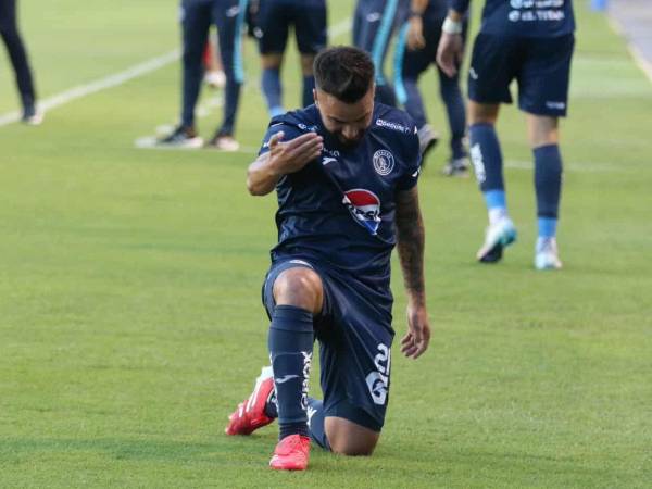 El centrocampista de Motagua anotó los dos goles de la victoria ante Olimpia.