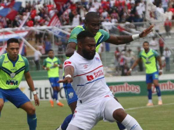 Jorge Benguché dejó al Olimpia con diez jugadores debido a que fue expulsado en el tramo final del partido.