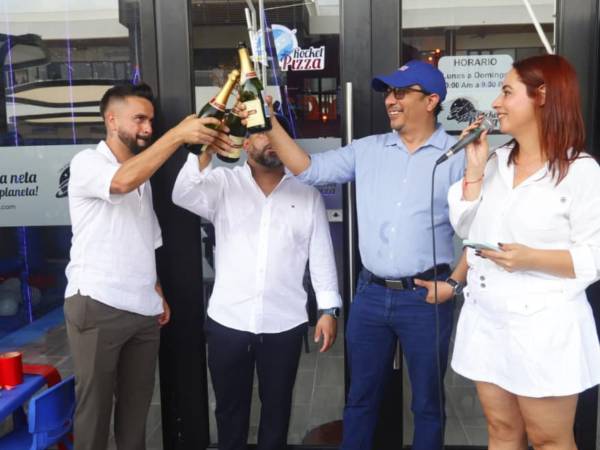 Más allá del fútbol, Gómez está generando empleo para ciudadanos hondureños y demostrando su intención de seguir apostando por el país que lo ha acogido.
