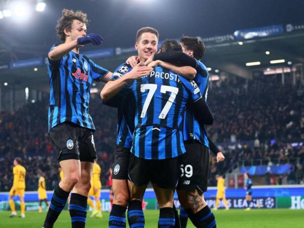 Jugadores del Atalanta celebrando uno de los goles ante el Dortmund.