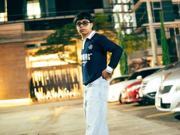 El cantante hondureño David Pacheco, conocido artísticamente como Lil David Six, continúa consolidando su carrera musical con el lanzamiento de Sin Nombre 6, un sencillo que, a pocas horas de su estreno, ya comienza a destacar entre las principales tendencias de las plataformas digitales.