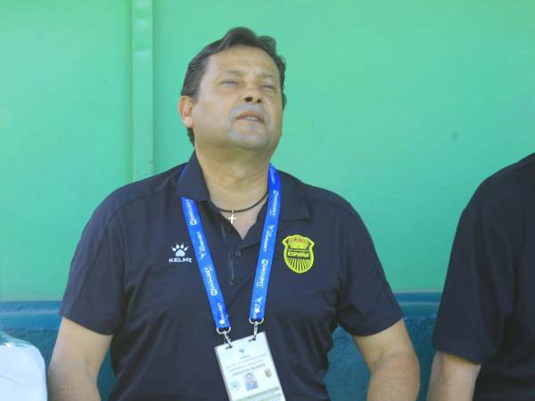 Jeaustin Campos tomó la decisión de no seguir en el banquillo del Real España.