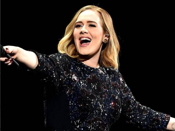 Tras cinco años de ausencia en la música, Adele busca reinventarse.