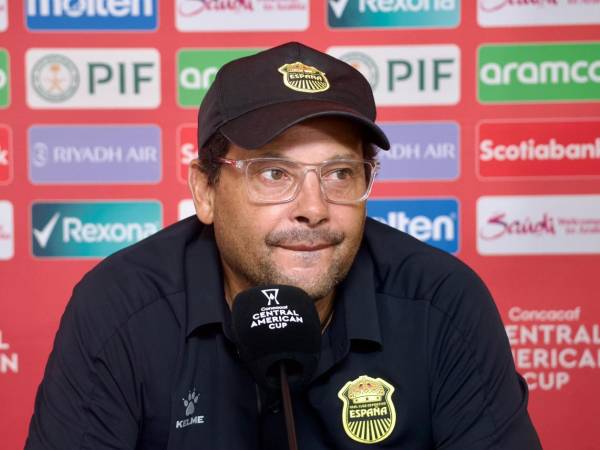 Jeaustin Campos compareció en rueda de prensa.